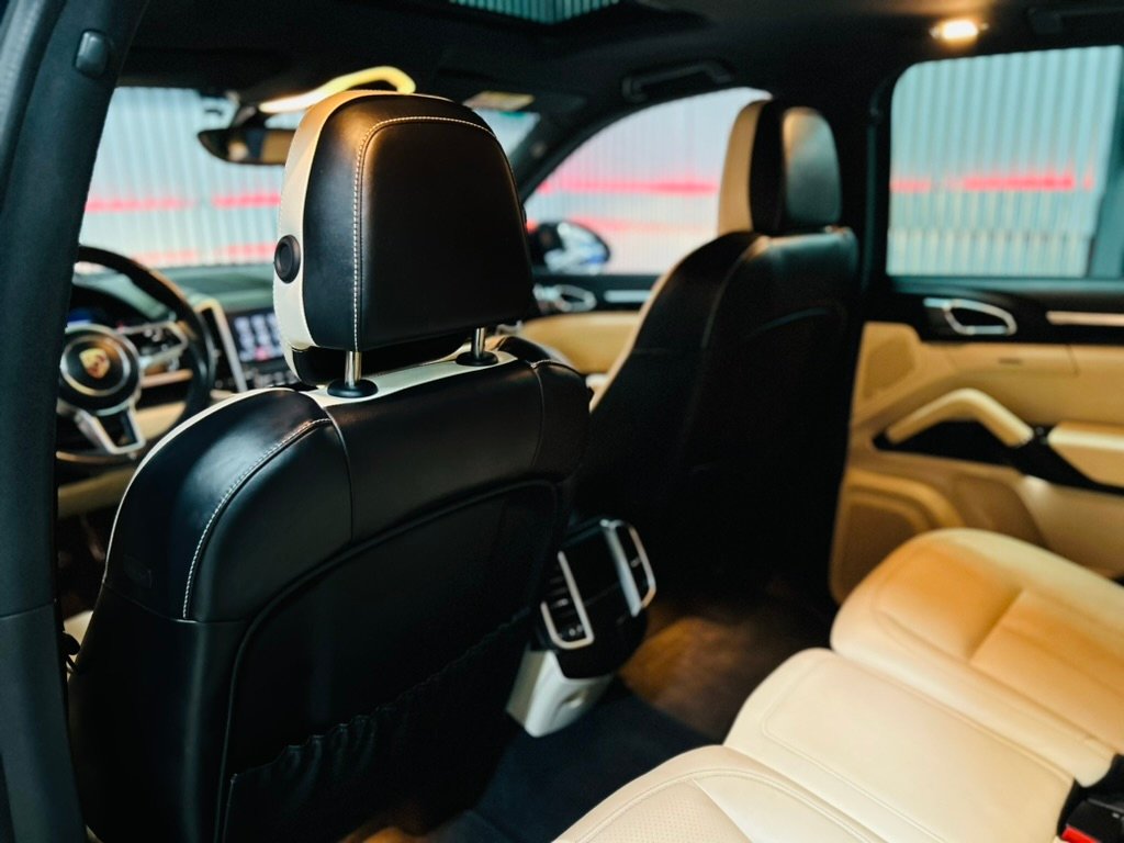 AFE5A004-E44A-404A-A2C4-4264DC53DBFB_1_105_c